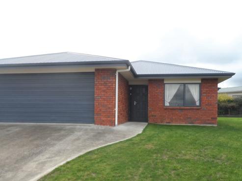 9 Almond Grove, Feilding