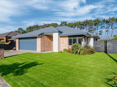140 Weggery Drive, Waikanae Beach