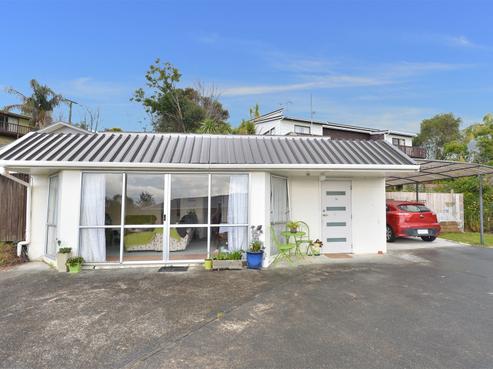 8B Mountain Road, Morningside
