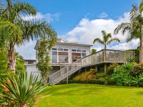 2/595 East Coast Road, Browns Bay