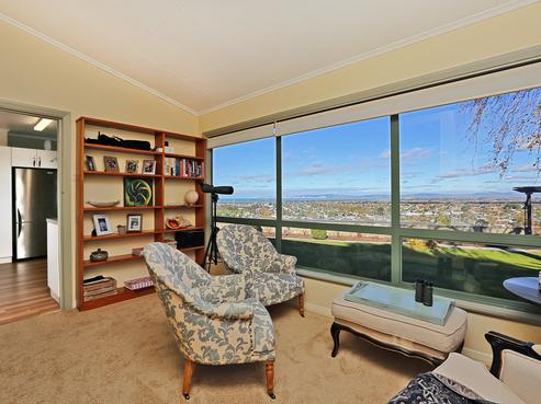 15 Enfield Road, Napier Hill
