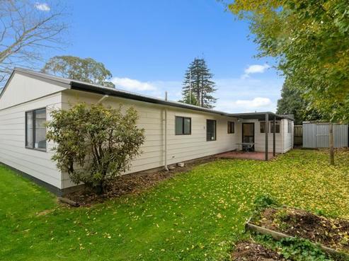 60A Sunset Road, Mangakakahi
