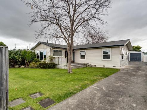 12 Merton Crescent, Pirimai