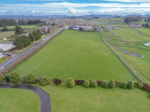 9 Borman Road, Huntington