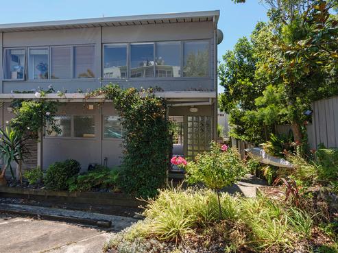 12/6 Sarsfield Street, Herne Bay