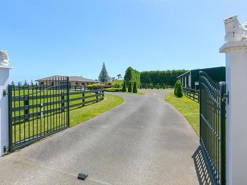17 Bishop Road, Hillsborough