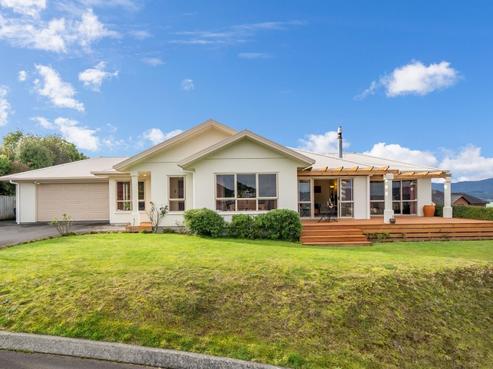 8 Riverstone Drive, Riverstone Terraces