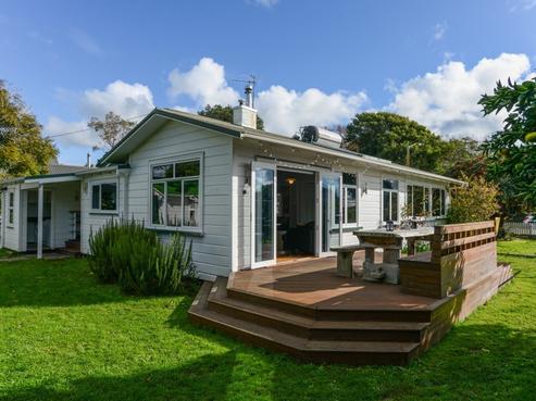 32 Pipi Street, Te Awanga