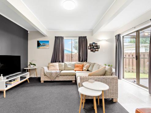 2/17 Challen Close, Conifer Grove
