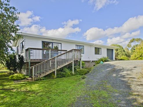 117 Loop Road, Otaika