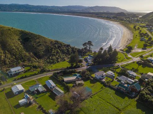 179 Newcastle Street, Mahia