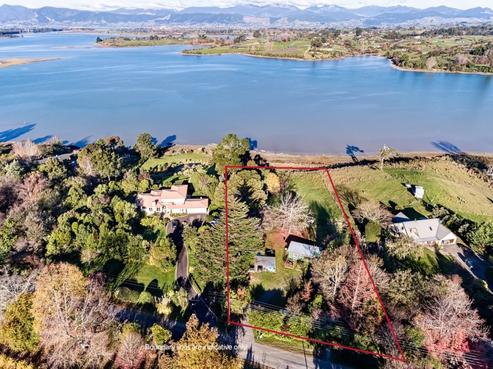 106 Bronte Road East, Mahana