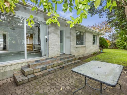 15 Tacoma Drive, Totara Park