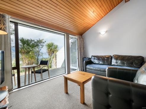 8/135 Fernhill Road, Fernhill/Sunshine Bay