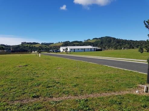 10 Navigation Drive, Cooks Beach
