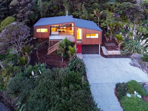 5 Pendrell Road, Piha