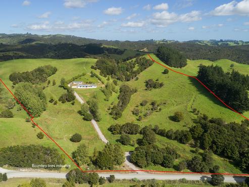 406 Parapara-toatoa Road, Taipa