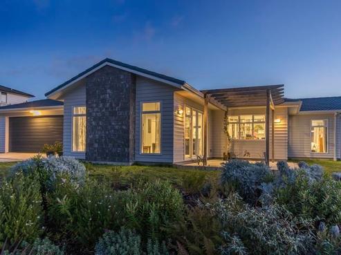 12 Ken Douglas Drive, Aotea