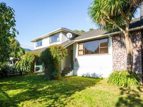 44 Manawa Avenue, Raumati Beach