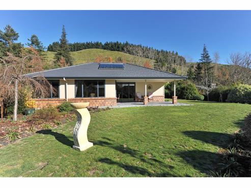6 Tussock Place, Stoke