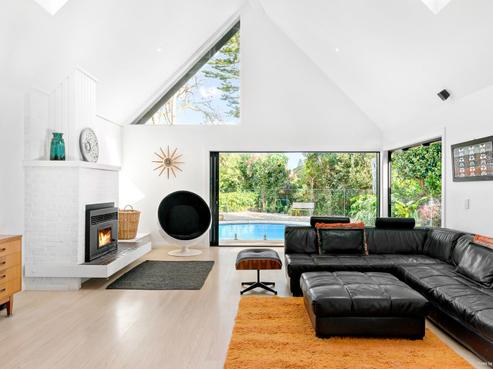 8 Rewi Road, Royal Oak