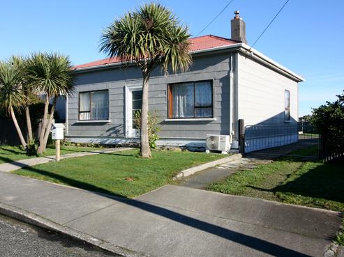 17 Henderson Street, Bluff