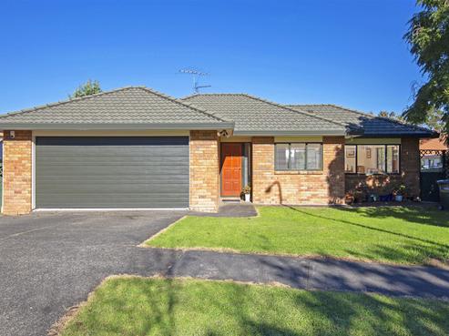 14 Gillett Place, Botany Downs