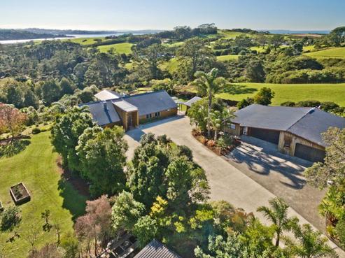 63 Vaughans Road, Okura