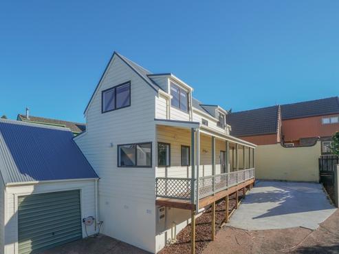 4/8 West Lynn Road, Titirangi