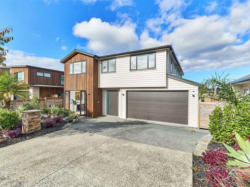 12 Westerley Place, Long Bay