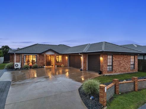 21 Eastridge Terrace, Huntington