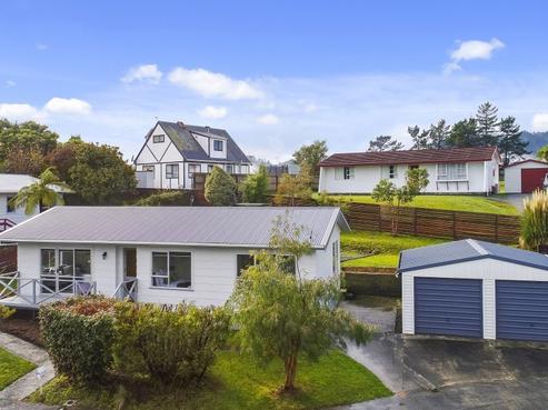 17 Whitechapel Grove, Stokes Valley