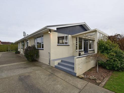 210 Albert Crescent, Gladstone