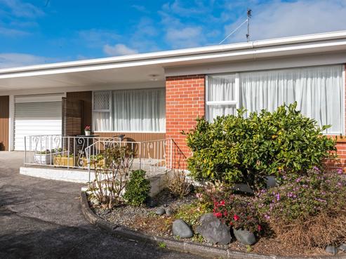 2/61 Cook Street, Howick