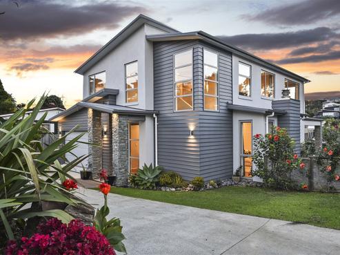 916 Beach Road, Waiake