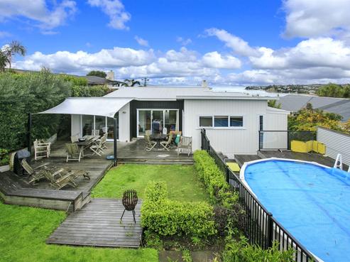 12 Churchill Road, Murrays Bay