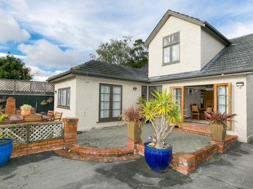 121 Knights Road, Central Hutt