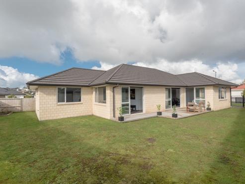 6 Teatree Close, Huntington