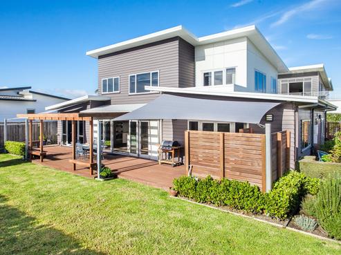 5 Omega Place, Coastlands