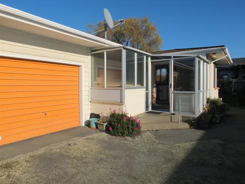 2/105 North Street, Seaview