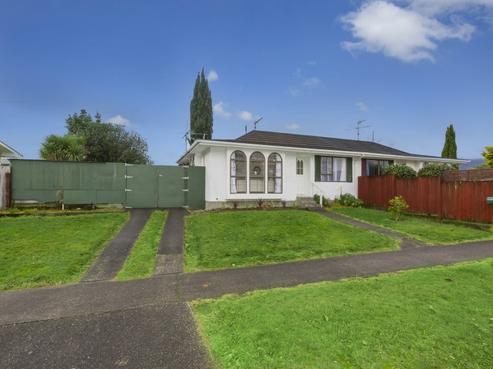 16 Tacoma Drive, Totara Park