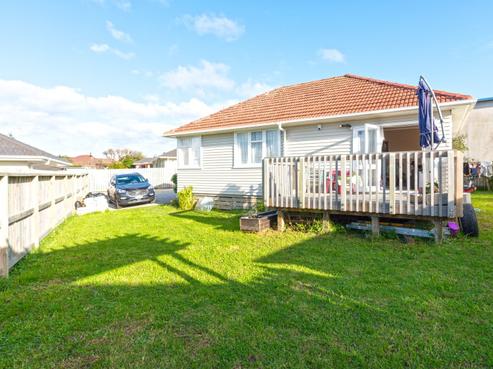 68B Kelman Road, Kelston