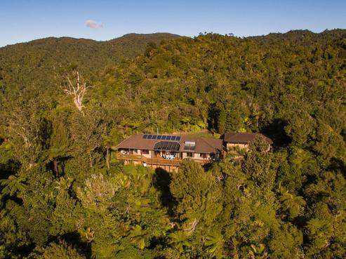 18 Mahakirau Road, Te Kouma