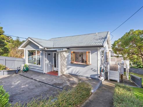 103 Totara Road, Miramar