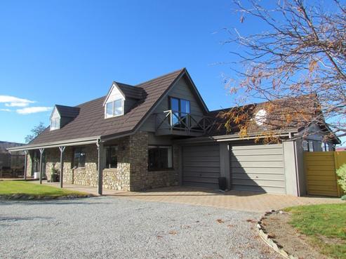 8 Waldron Place, Clyde