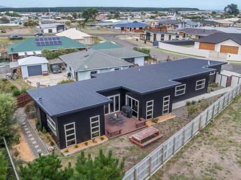 8 Malthus Place, Foxton Beach