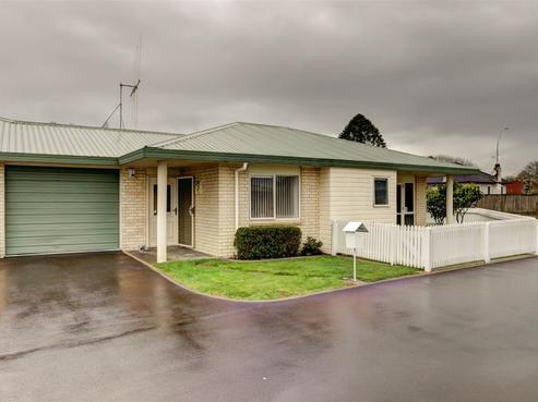 1/113 Cobham Drive, Hamilton East