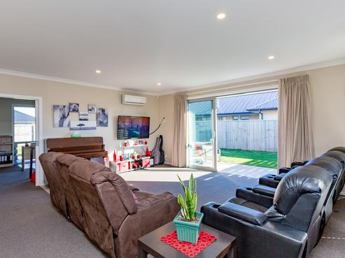 5 Loeb Place, Rolleston