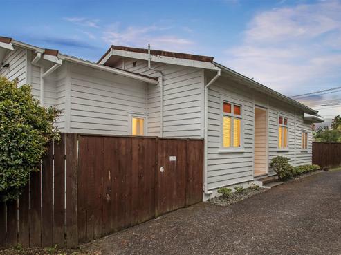 16 Gladstone Road, Northcote
