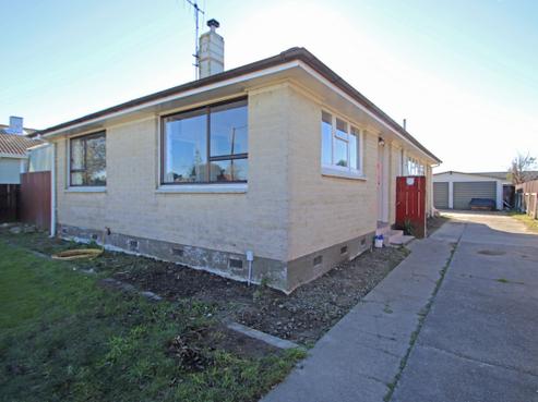 19 Curling Crescent, Onekawa